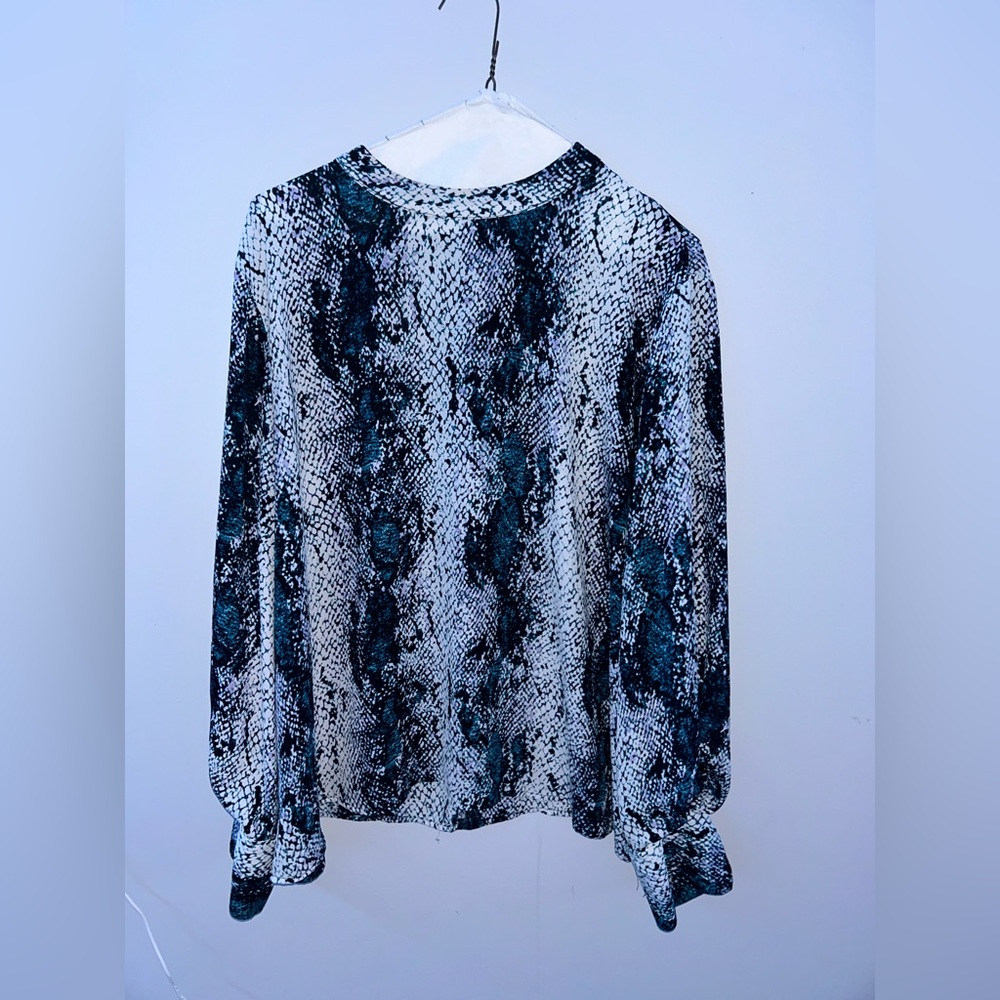 Worthington Black and Blue Snakeskin Blouse